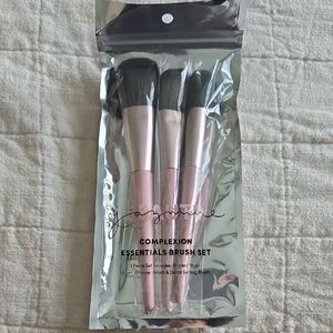 New -Signature Complexion Brush Trio - Pink
